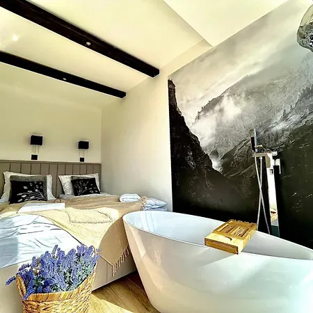 Schronisko Zmyslow - 3 Apartment *